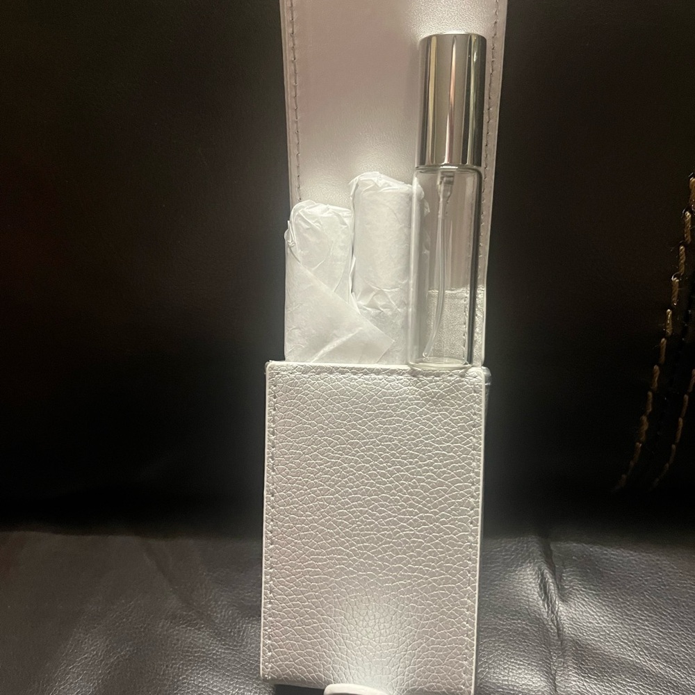 Silver Travel Perfume Atomizer Set - Picture 4 of 4